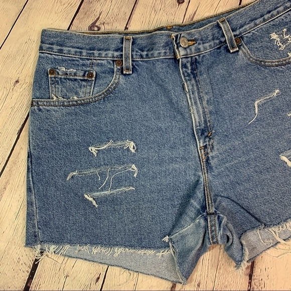 Vintage High Waisted Levi’s Distressed Jean Short - Picture 2 of 9